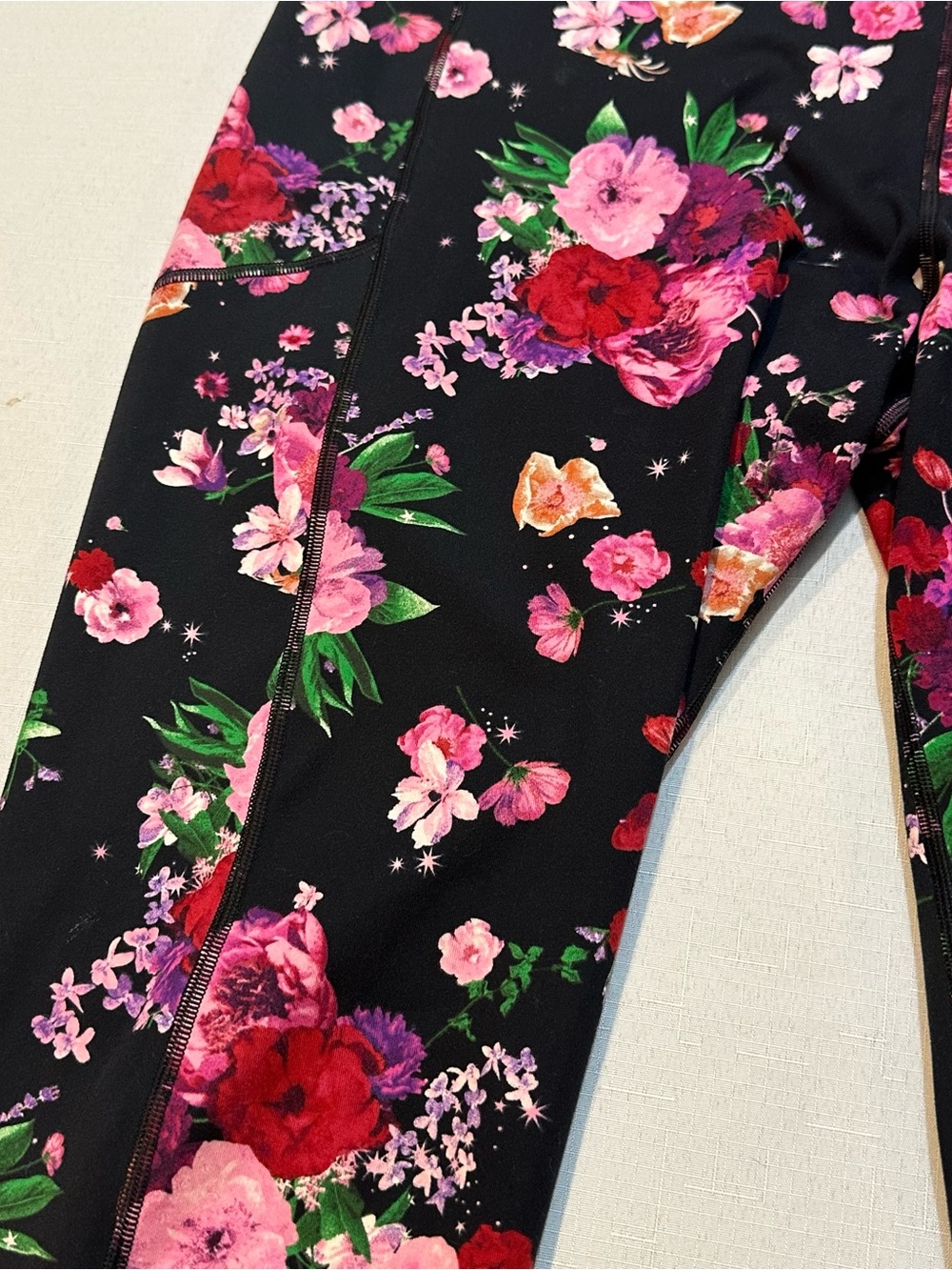 VS On Point Flow Floral Crop Leggings XL - Picture 3 of 15